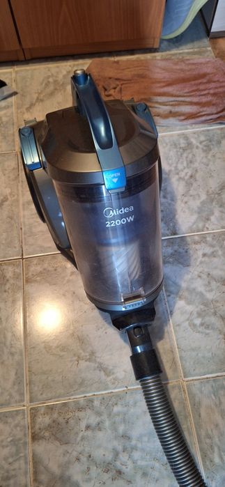 Пылесос б.у. Midea