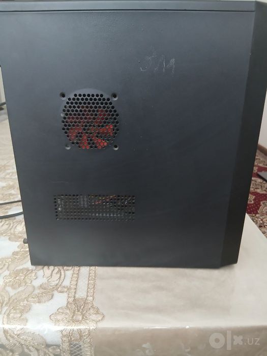 Kompyuter jamlanmasi sotiladi (i3-10100 / 4GB RAM / 1TB HDD / Monitor)
