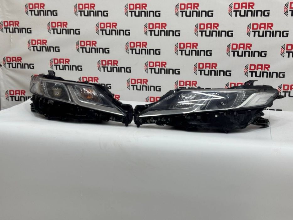 Фары оригинальные Toyota Camry 75