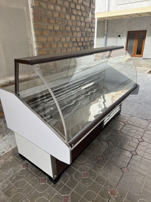 Витрина холодельник