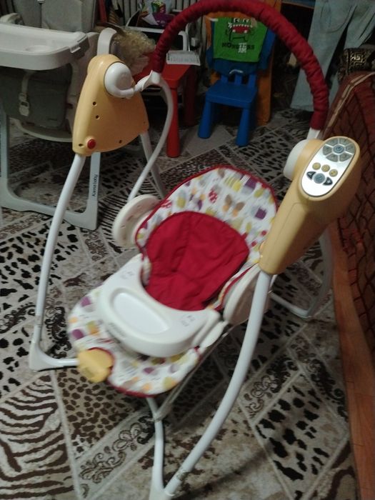 Качалка со столиком для детей музыкальная автоматическая