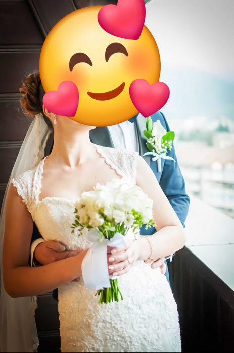 Rochie de mireasa batuta in pietre