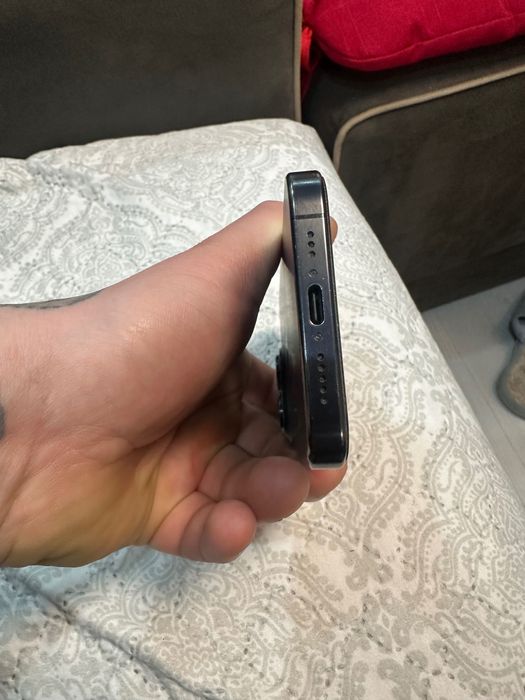 iPhone 15 pro 128 gb