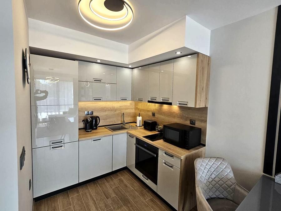 Дава се под наем Двустаен апартамент в Пловдив, Център - 72 кв.м за 650 € - Снимка #3