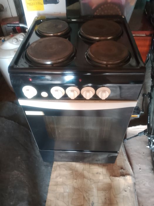 Продам электрическую плиту
