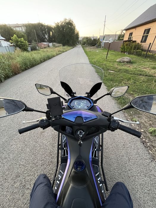 N Max скутер, мопед