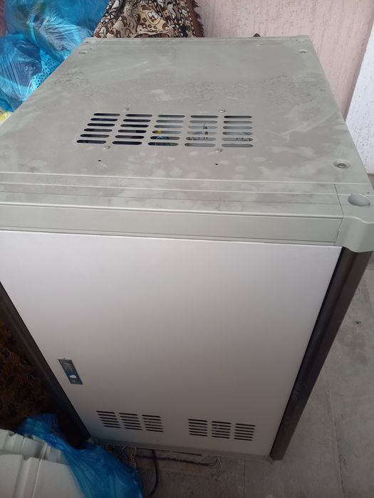 Продам Серверный шкаф