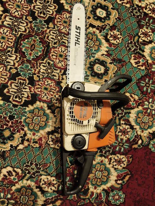 Бензопила STIHL MS 180.