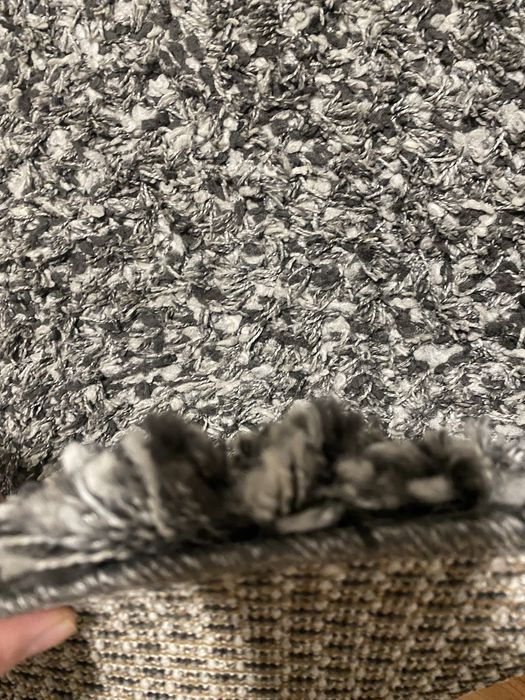 VAND covor  aproape  nou, a fost  primit cadou insa nu imi place.