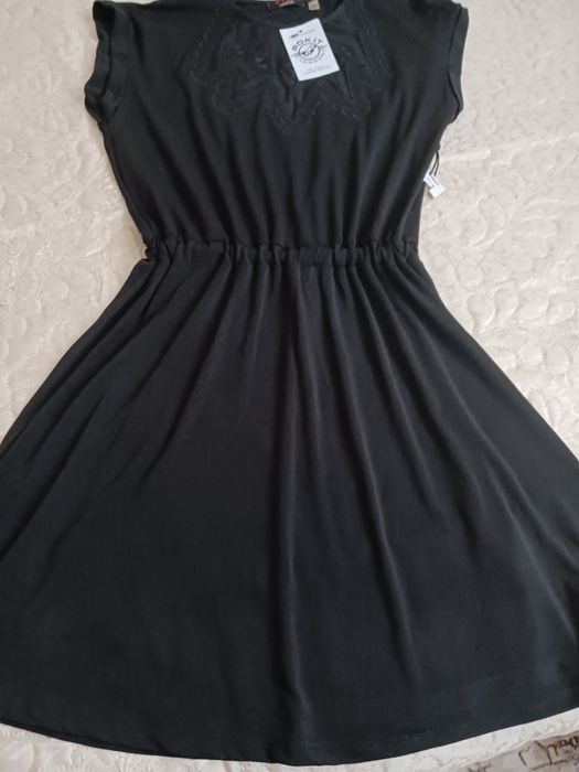 Черна рокля тъничка, лека