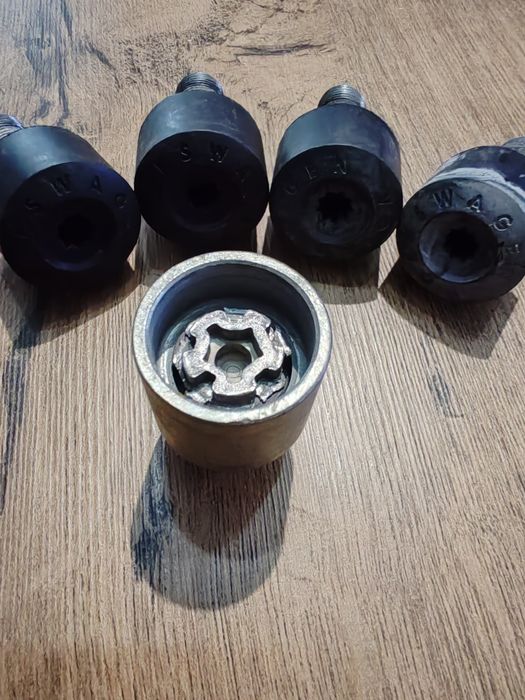 Комплект секретни болтове "Tiguan"