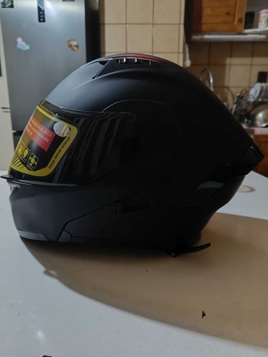 шлем модуларен  за мотор