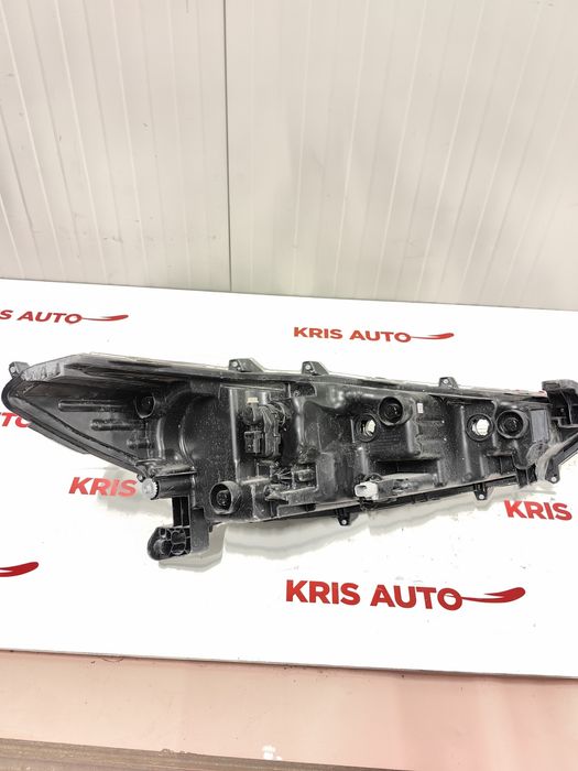 Ляв фар за Toyota Corolla Cros Xenon 2021-2023 / Тойота Крос Ксенон