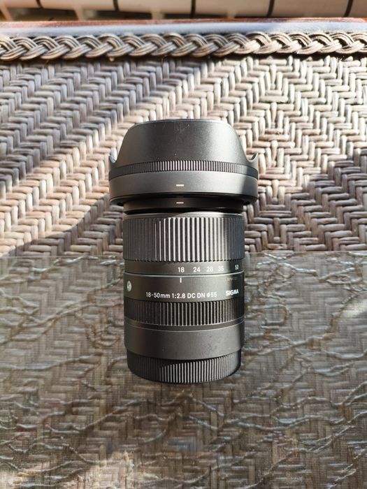 Обектив Sigma 18-50mm f/2.8 Sony E-mount