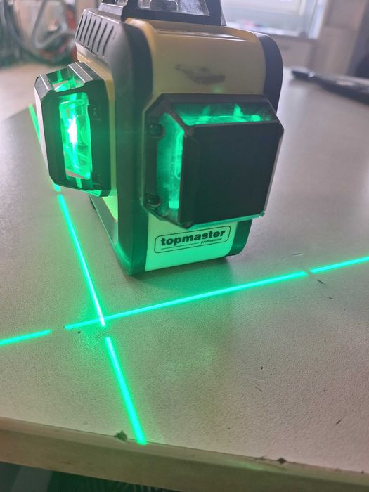 Лазарен нивелир Topmaster
