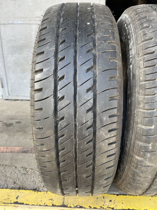 2 бр. гуми за бус 215/65/16C Vredestein DOT 0918 6,5 mm