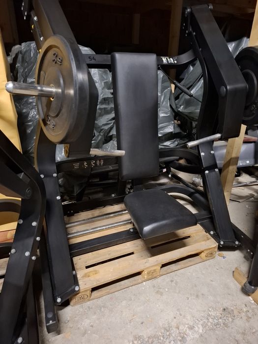 Фитнес уреди Technogym pure strength