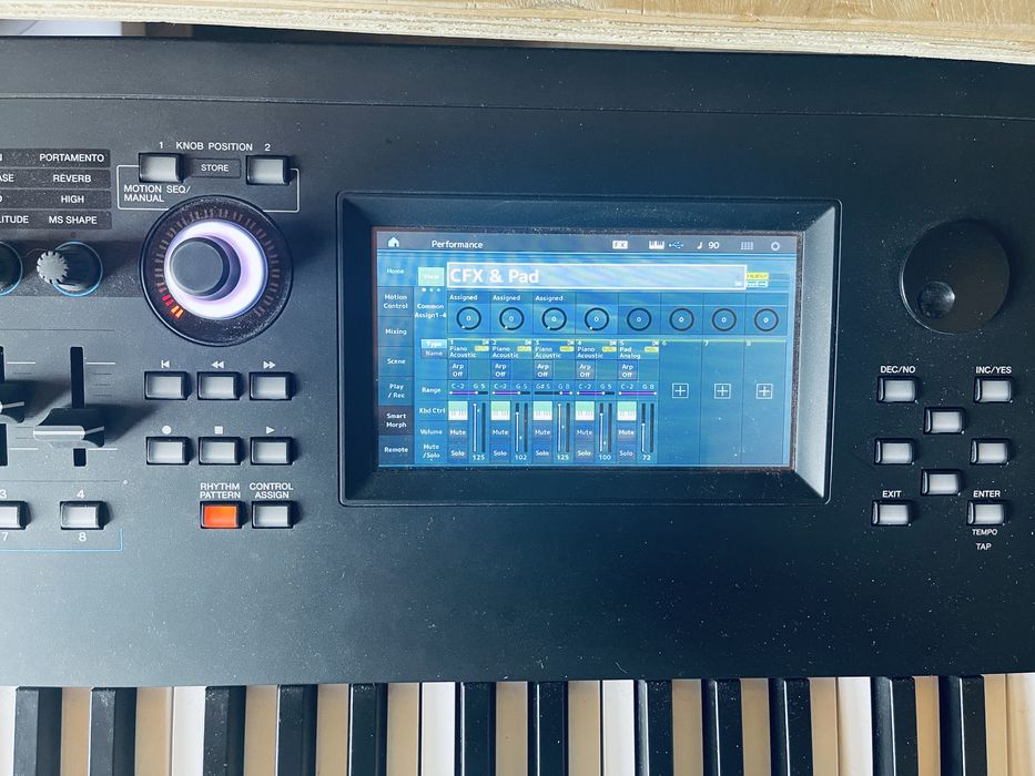 Yamaha MODX + 88 синтезатор, пиано, клавир