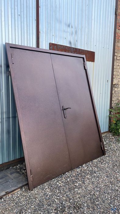 Железные двери