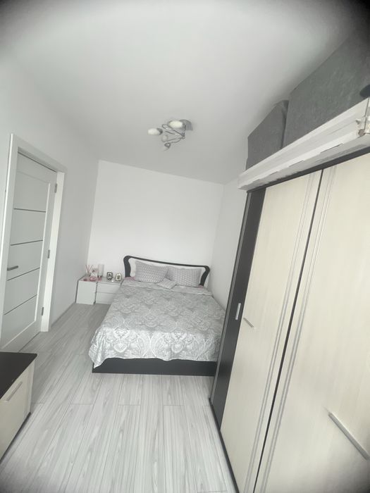 Proprietar vand apartament cochet 2 cam