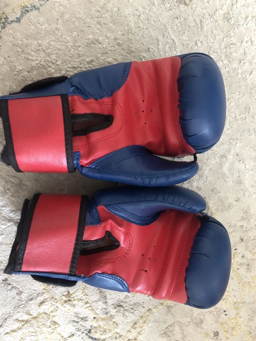 Продам перчатки для бокс