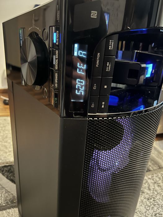 Vând sistem Hi-Fi Sony RDH-GTK17iP.