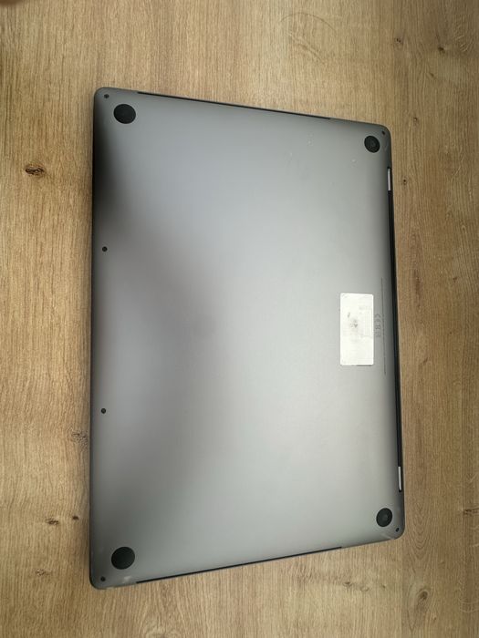 MacBook Pro 16″ (2019) (модель A2141)