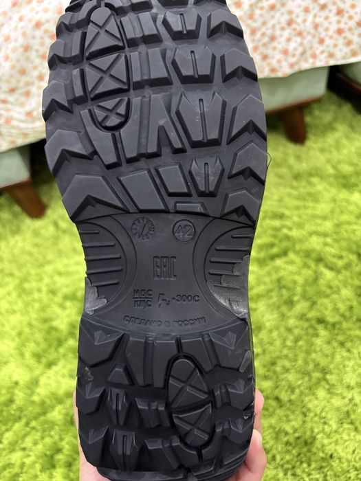 Продаются новые рабочие ботинки!