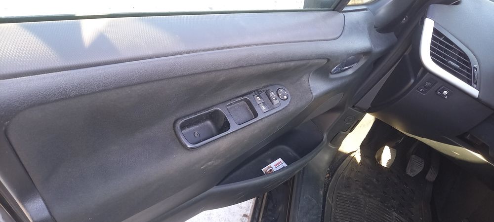 Peugeot 207 1.6 бензин 120к.с. на части