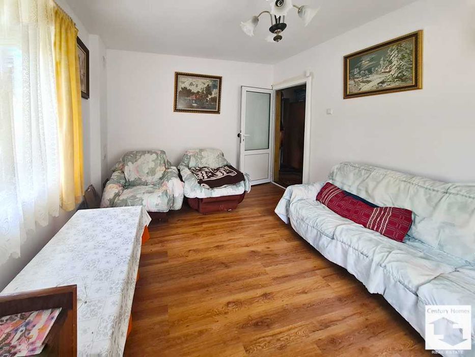 175094 Частично реновирана къща в с.Добромирка, 30 км. от В.Търново