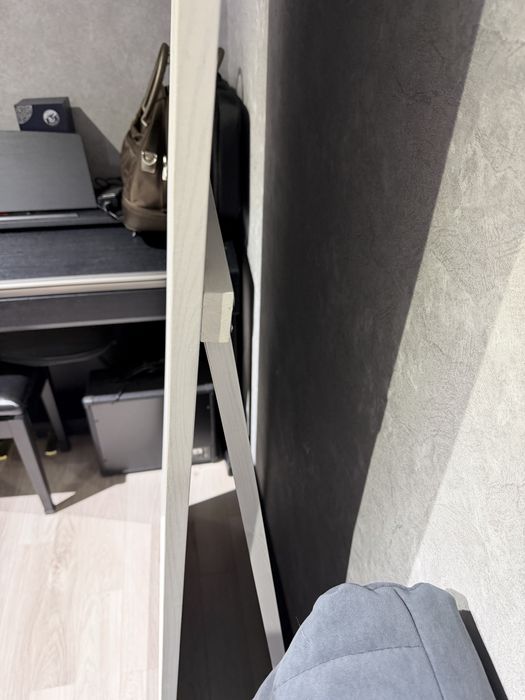 Зеркало напольное