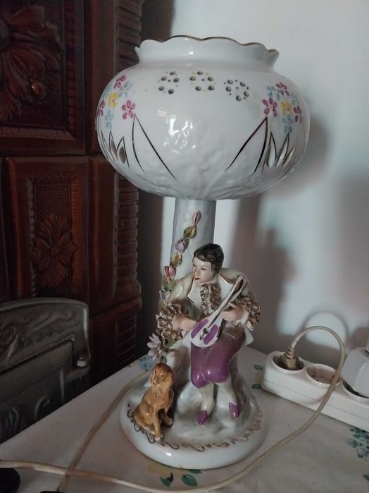 Veioza portelan romaneasca