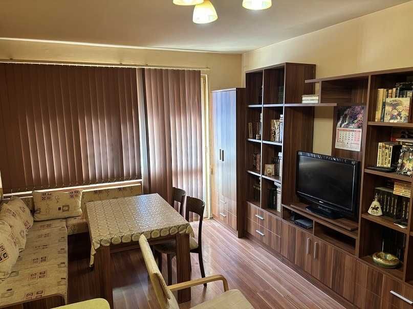 Двустаен апартамент в кв.Казански