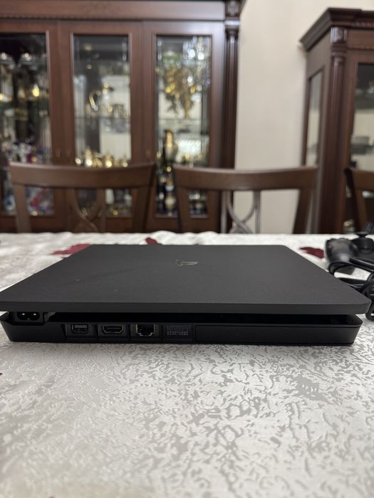 Playstation 4 slim