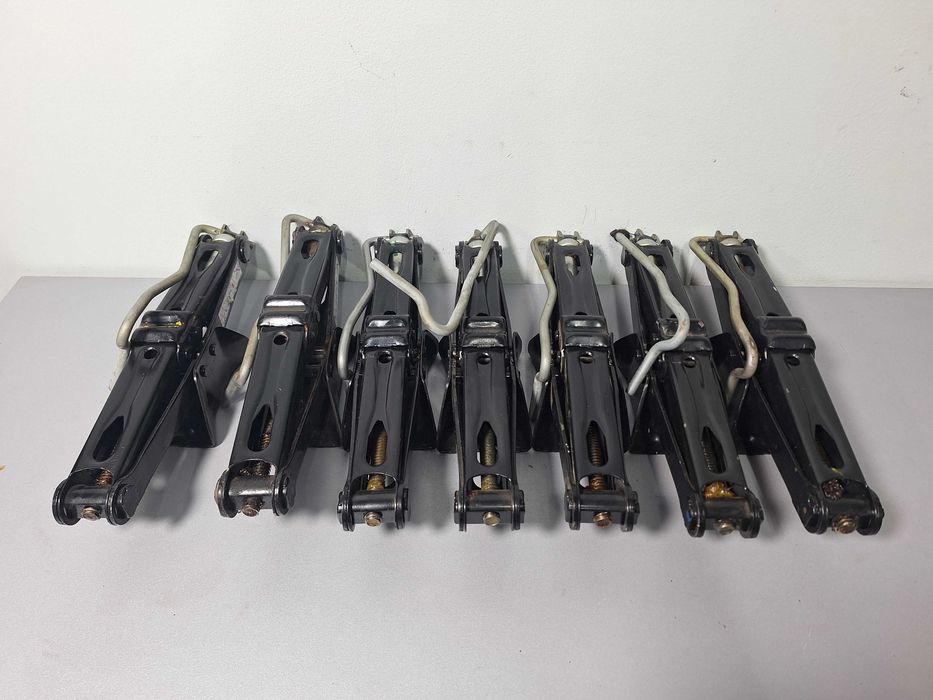 Cric AUTO OEM Peugeot 308 408 208 Partner 2008 / Citroen 9649243380