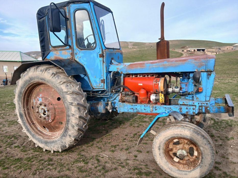 Traktor.  T 28 radnoy karobka , mator ochilmagan . Traktorga javob