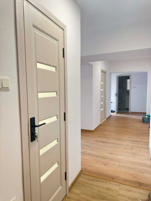 De vânzare apartament cu 4 camere