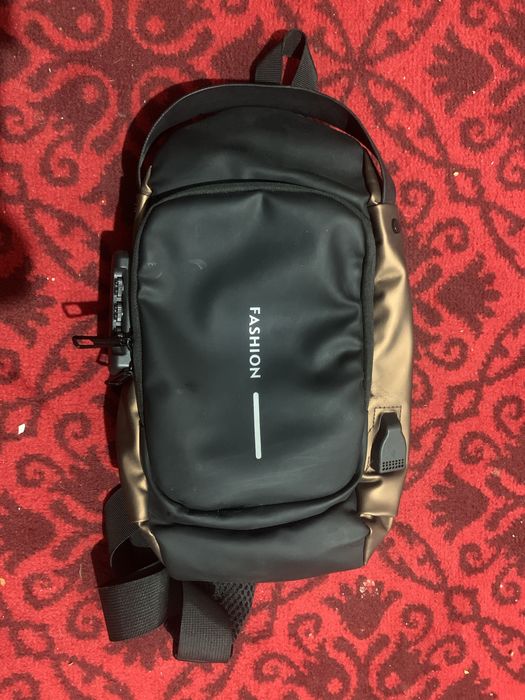 Сумка бананка в хорошем качестве + часы