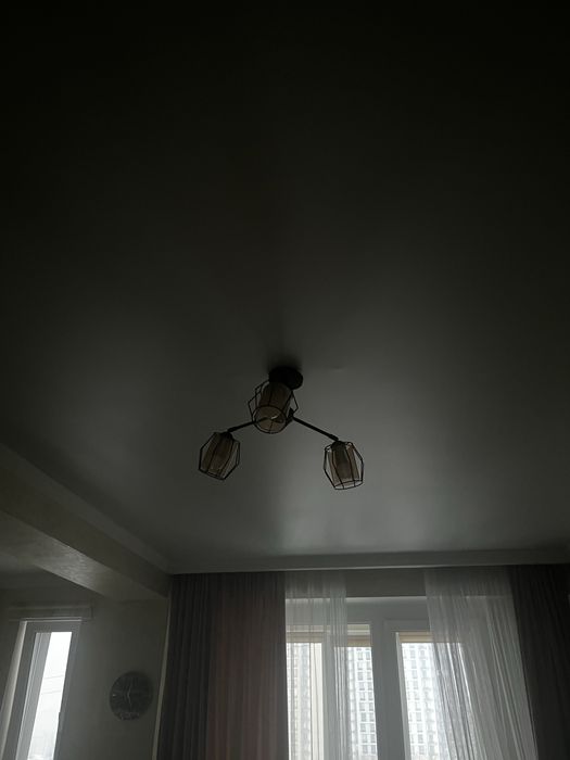 Продам люстры недорого