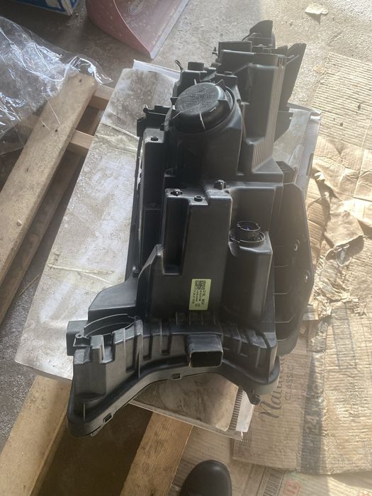 Продам фару Киа Соренто