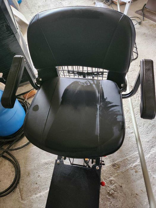 Скутер за трудно подвижни хора