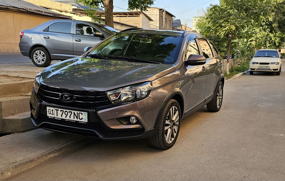 Lada vesta sw cross 1.8 2019 механика