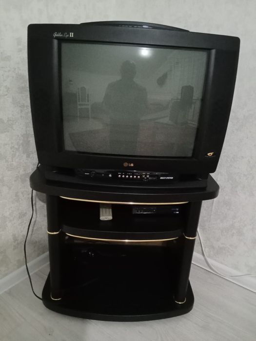 Продам телевизор срочно!!!