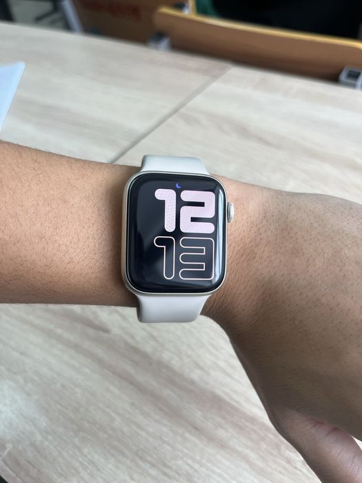 Продается apple watch se