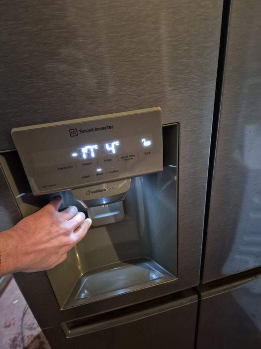 Frigider Side by Side LG