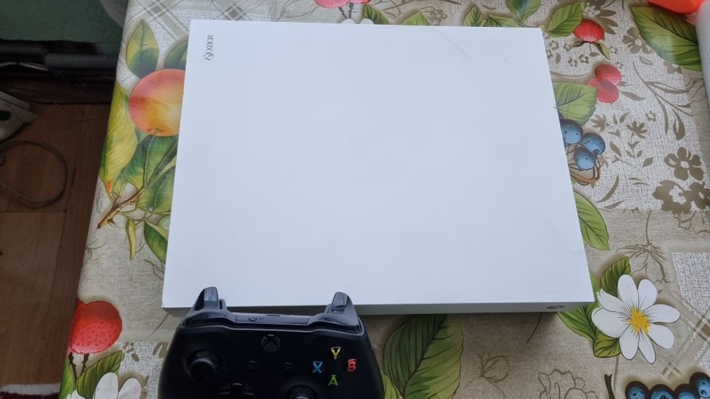 Consola xbox one x 1tb alba