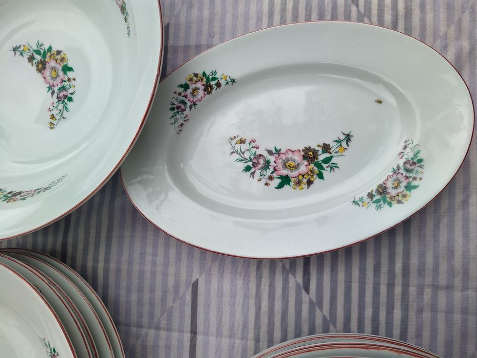 Стар български порцеланов сервиз