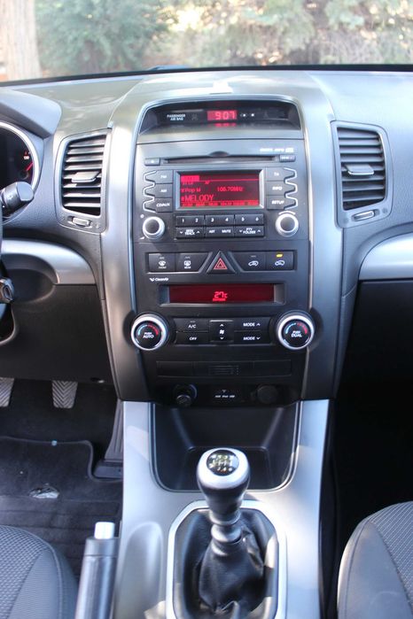 KIA SORENTO  2.2 CRDI 200 кс. нов внос - обслужена