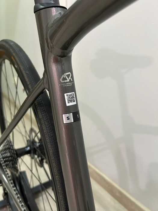 Шоссейный велосипед Giant Contend SL1