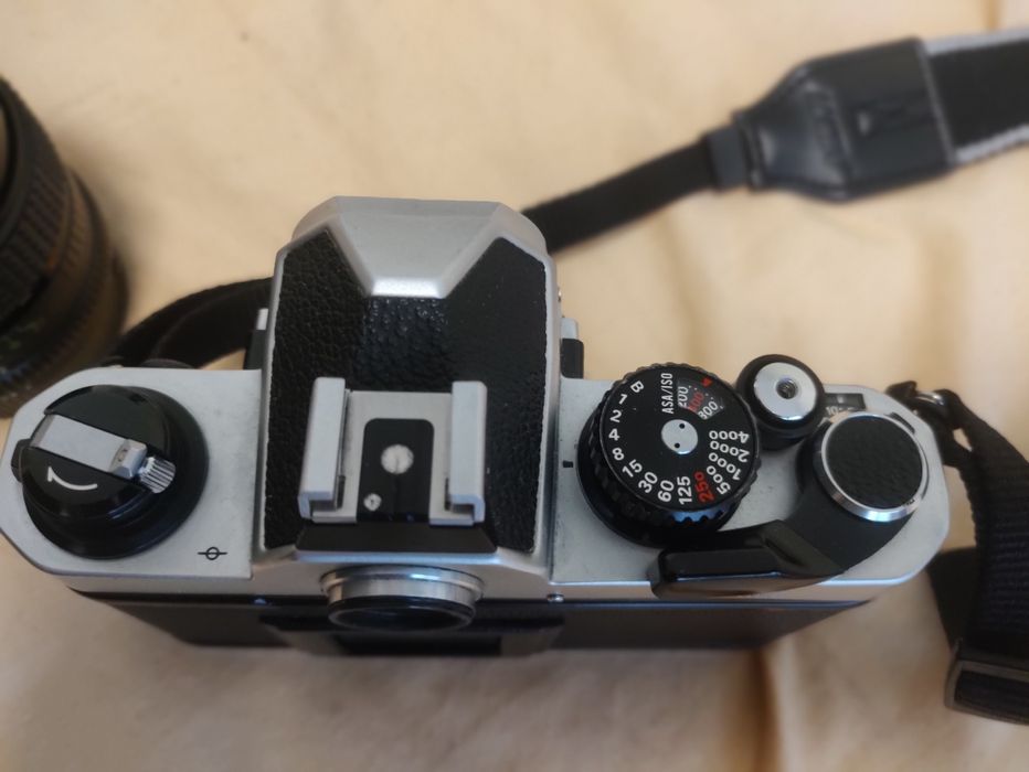 Nikon FM2n cu obiectiv Mir 24N 35mm f2